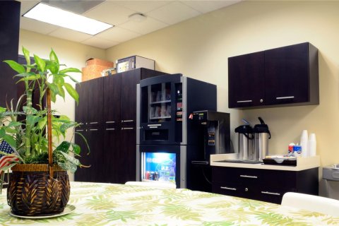 Office in Pembroke Pines, Florida № 1091882