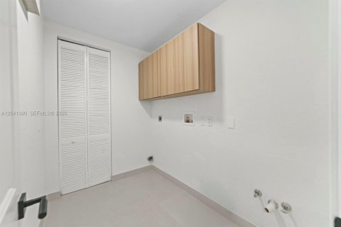 Villa ou maison à louer à Dania Beach, Floride: 3 chambres, 238.57 m2 № 2274679 - photo 25