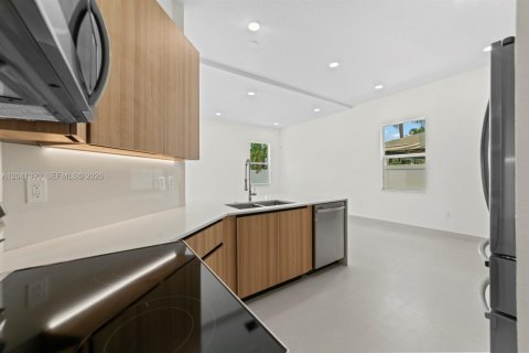 Villa ou maison à louer à Dania Beach, Floride: 3 chambres, 238.57 m2 № 2274679 - photo 11