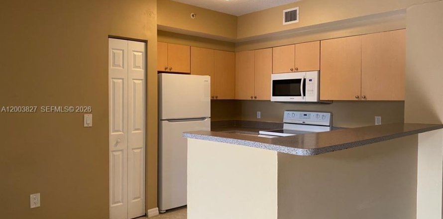 Condo in Tamarac, Florida, 2 bedrooms  № 2068758