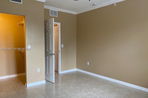 Condo in Tamarac, Florida, 2 bedrooms  № 2068758 - photo 21
