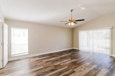 Villa ou maison à louer à Wesley Chapel, Floride: 4 chambres, 253.53 m2 № 2427265 - photo 6