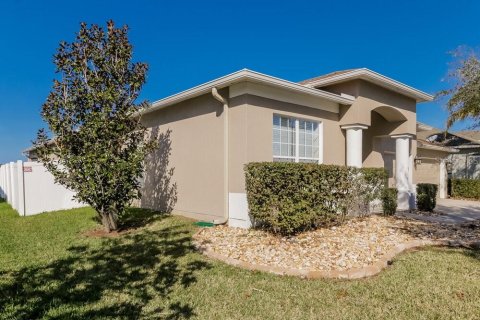 Villa ou maison à louer à Wesley Chapel, Floride: 4 chambres, 253.53 m2 № 2427265 - photo 3