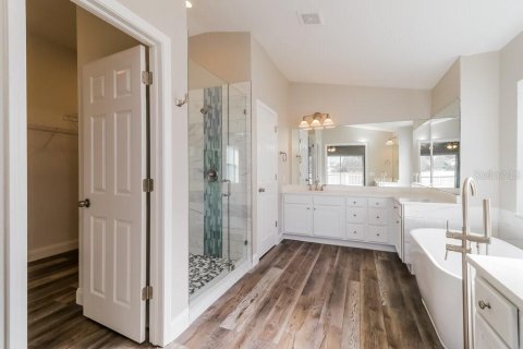 Villa ou maison à louer à Wesley Chapel, Floride: 4 chambres, 253.53 m2 № 2427265 - photo 10