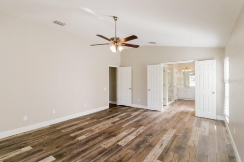 Villa ou maison à louer à Wesley Chapel, Floride: 4 chambres, 253.53 m2 № 2427265 - photo 9