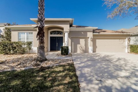 Villa ou maison à Wesley Chapel, Floride 4 chambres, 253.53 m2 № 2427265