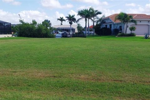 Terreno en venta en Punta Gorda, Florida № 1785663 - foto 1