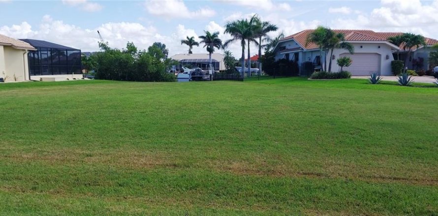 Terreno en Punta Gorda, Florida № 1785663