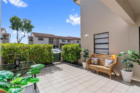 Снять в аренду кондоминиум в Майами, Флорида 2 спальни, 94.76м2, № 1974086 - фото 6