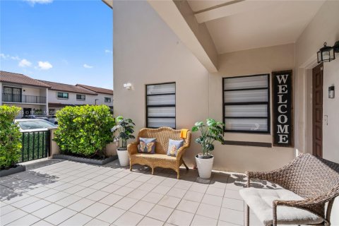 Снять в аренду кондоминиум в Майами, Флорида 2 спальни, 94.76м2, № 1974086 - фото 5