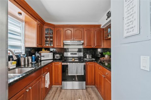 Снять в аренду кондоминиум в Майами, Флорида 2 спальни, 94.76м2, № 1974086 - фото 16