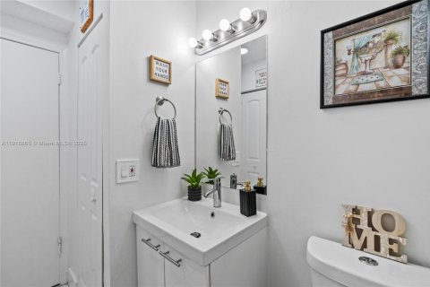 Снять в аренду кондоминиум в Майами, Флорида 2 спальни, 94.76м2, № 1974086 - фото 20