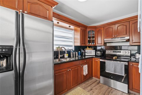 Снять в аренду кондоминиум в Майами, Флорида 2 спальни, 94.76м2, № 1974086 - фото 15