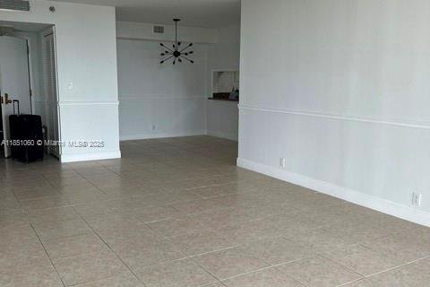 Condo in Miami, Florida, 2 bedrooms № 1855276 - photo 2