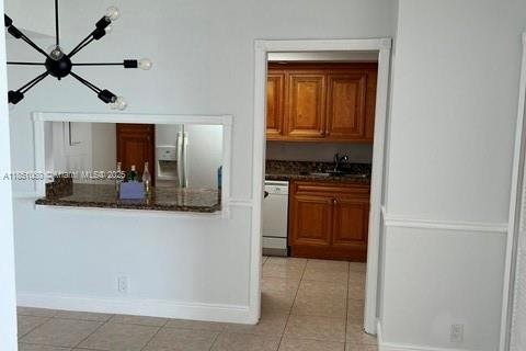 Condo in Miami, Florida, 2 bedrooms № 1855276 - photo 4