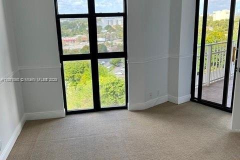 Condo in Miami, Florida, 2 bedrooms № 1855276 - photo 3