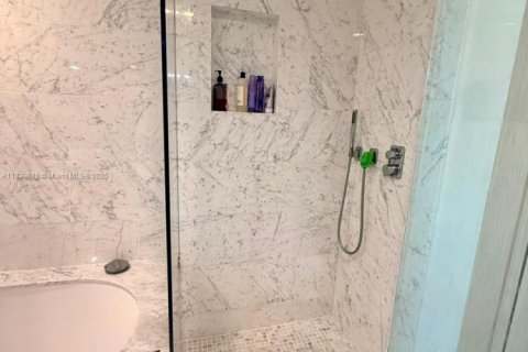 Copropriété à vendre à Miami, Floride: 1 chambre, 77.67 m2 № 1939821 - photo 16