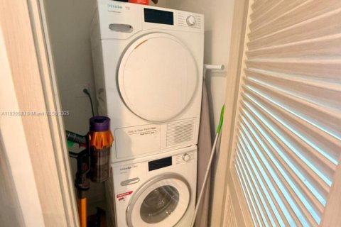 Copropriété à vendre à Miami, Floride: 1 chambre, 77.67 m2 № 1939821 - photo 8