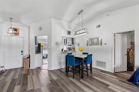 Villa ou maison à vendre à Orlando, Floride: 3 chambres, 108.23 m2 № 2396431 - photo 4