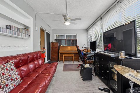 Villa ou maison à vendre à Deerfield Beach, Floride: 2 chambres, 110.55 m2 № 2066402 - photo 24