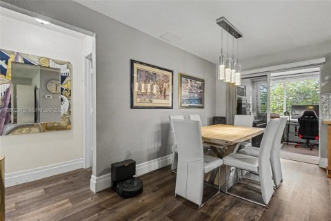 Villa ou maison à vendre à Deerfield Beach, Floride: 2 chambres, 110.55 m2 № 2066402 - photo 10