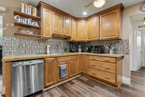 Villa ou maison à vendre à Deerfield Beach, Floride: 2 chambres, 110.55 m2 № 2066402 - photo 15