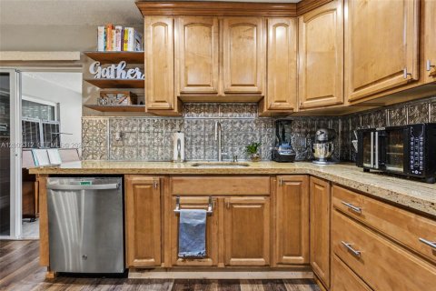 Villa ou maison à vendre à Deerfield Beach, Floride: 2 chambres, 110.55 m2 № 2066402 - photo 18