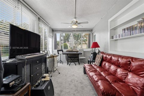 Villa ou maison à vendre à Deerfield Beach, Floride: 2 chambres, 110.55 m2 № 2066402 - photo 23