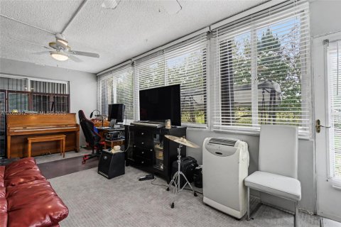 Villa ou maison à vendre à Deerfield Beach, Floride: 2 chambres, 110.55 m2 № 2066402 - photo 25