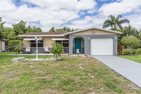Villa ou maison à vendre à Deerfield Beach, Floride: 2 chambres, 110.55 m2 № 2066402 - photo 2