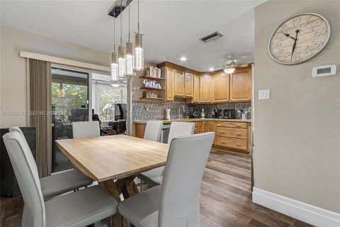 Villa ou maison à vendre à Deerfield Beach, Floride: 2 chambres, 110.55 m2 № 2066402 - photo 5