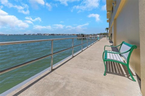 Condo in Belleair Bluffs, Florida, 1 bedroom  № 1746421 - photo 6