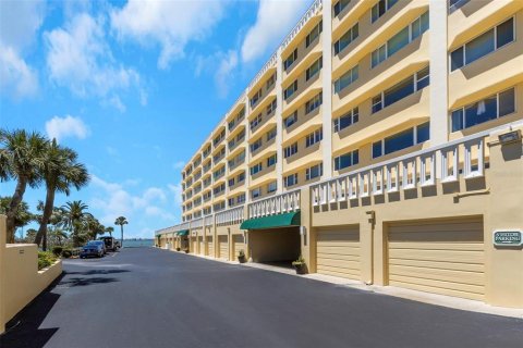 Condo in Belleair Bluffs, Florida, 1 bedroom  № 1746421 - photo 3
