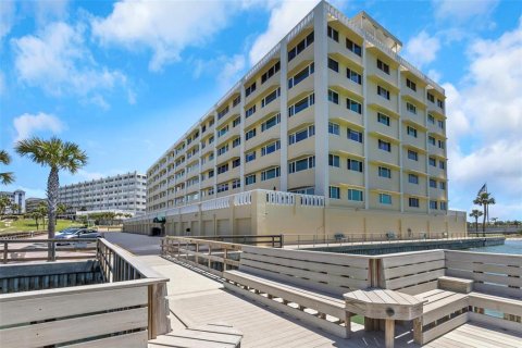 Condo in Belleair Bluffs, Florida, 1 bedroom  № 1746421 - photo 7