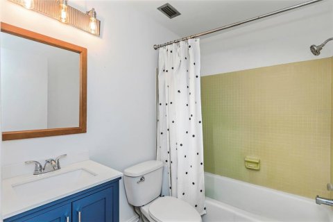 Condo in Belleair Bluffs, Florida, 1 bedroom  № 1746421 - photo 29