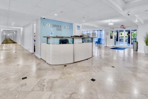 Copropriété à vendre à Hallandale Beach, Floride: 1 chambre, 104.98 m2 № 2083909 - photo 22