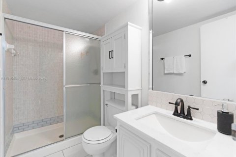 Copropriété à vendre à Hallandale Beach, Floride: 1 chambre, 104.98 m2 № 2083909 - photo 20