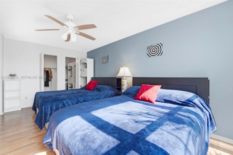 Copropriété à vendre à Hallandale Beach, Floride: 1 chambre, 104.98 m2 № 2083909 - photo 17