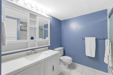 Copropriété à vendre à Hallandale Beach, Floride: 1 chambre, 104.98 m2 № 2083909 - photo 18
