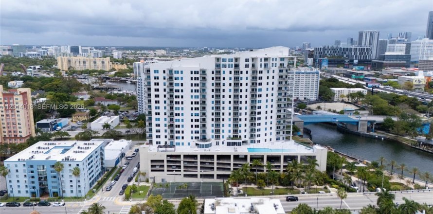 Condo à Miami, Floride, 2 chambres  № 2076048