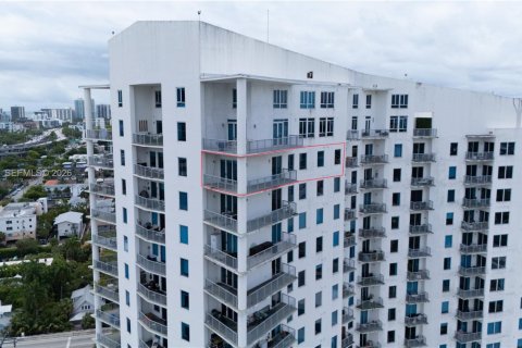 Copropriété à louer à Miami, Floride: 2 chambres, 92.34 m2 № 2076048 - photo 2