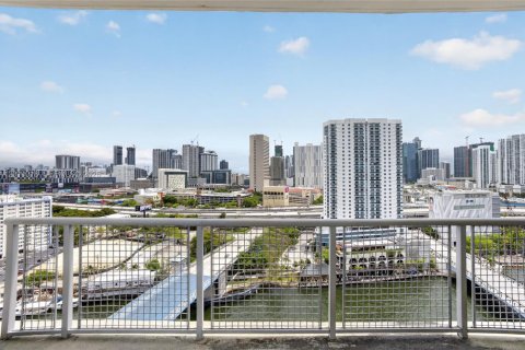 Copropriété à louer à Miami, Floride: 2 chambres, 92.34 m2 № 2076048 - photo 23