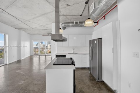Copropriété à louer à Miami, Floride: 2 chambres, 92.34 m2 № 2076048 - photo 8