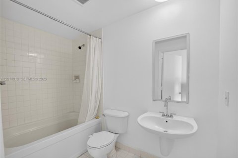 Copropriété à louer à Miami, Floride: 2 chambres, 92.34 m2 № 2076048 - photo 17