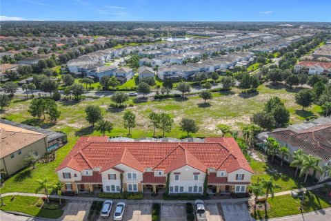 Adosado en venta en Davenport, Florida, 4 dormitorios, 202.9 m2 № 1919022 - foto 3