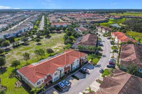Adosado en venta en Davenport, Florida, 4 dormitorios, 202.9 m2 № 1919022 - foto 2