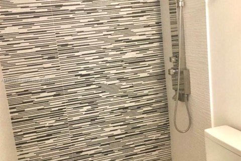 Condo in Miami Beach, Florida, 1 bedroom  № 1954743 - photo 5