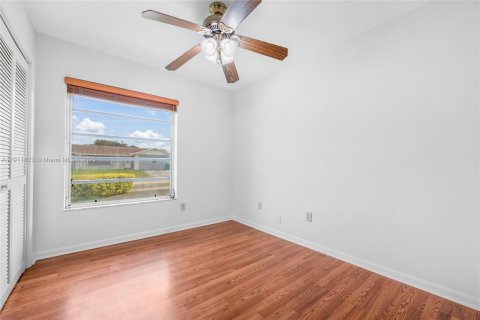 Casa en venta en Miami, Florida, 3 dormitorios, 164.25 m2 № 1968690 - foto 13