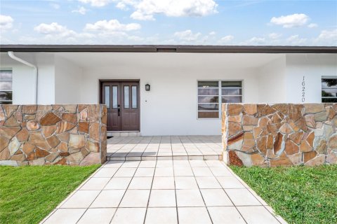 Casa en venta en Miami, Florida, 3 dormitorios, 164.25 m2 № 1968690 - foto 4