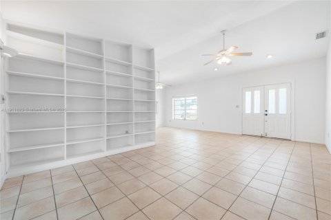 Casa en venta en Miami, Florida, 3 dormitorios, 164.25 m2 № 1968690 - foto 6